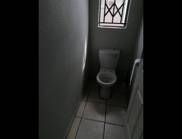 3 BEDROOM HOUSE FOR SALE IN LAKESIDE